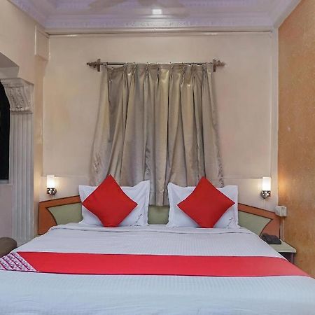 Hotel Tushar Пюн Екстериор снимка
