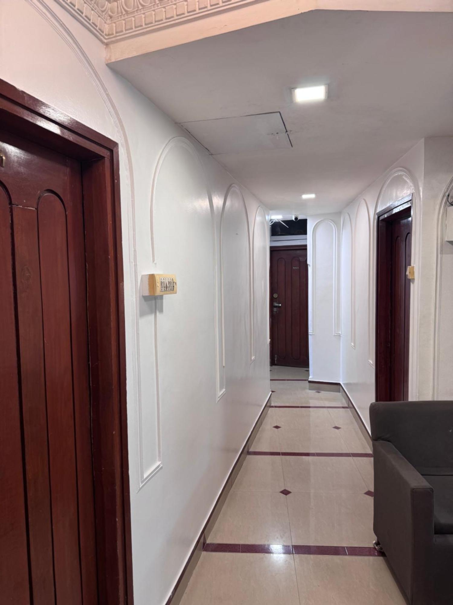 Hotel Tushar Пюн Екстериор снимка