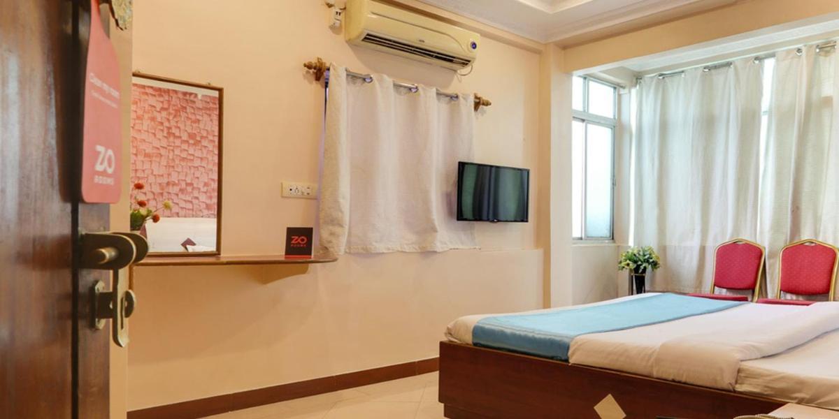 Hotel Tushar Пюн Екстериор снимка