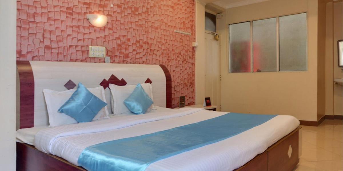 Hotel Tushar Пюн Екстериор снимка